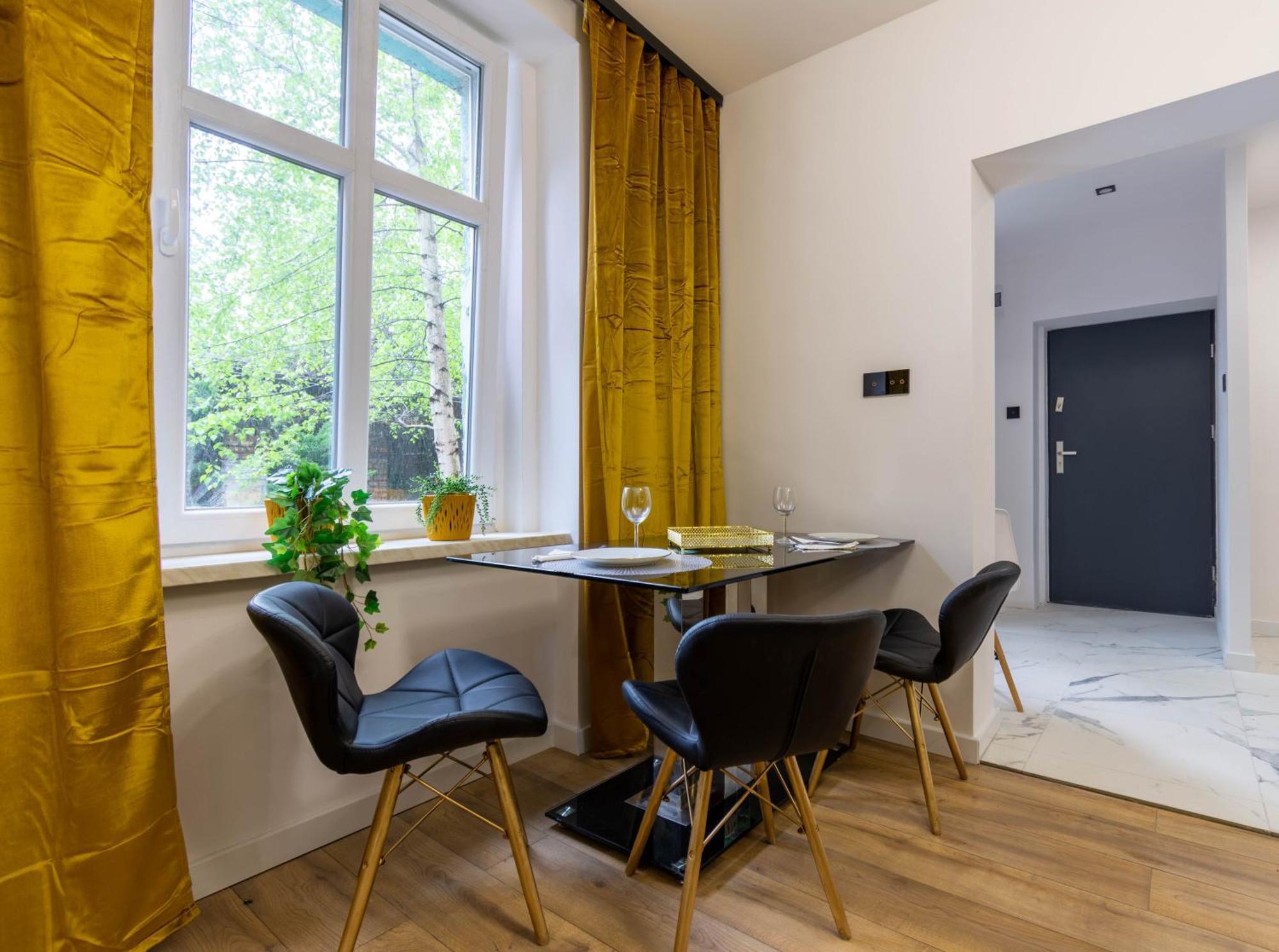 דירות ביטום Klimatyczny Apartament Wroclawska מראה חיצוני תמונה